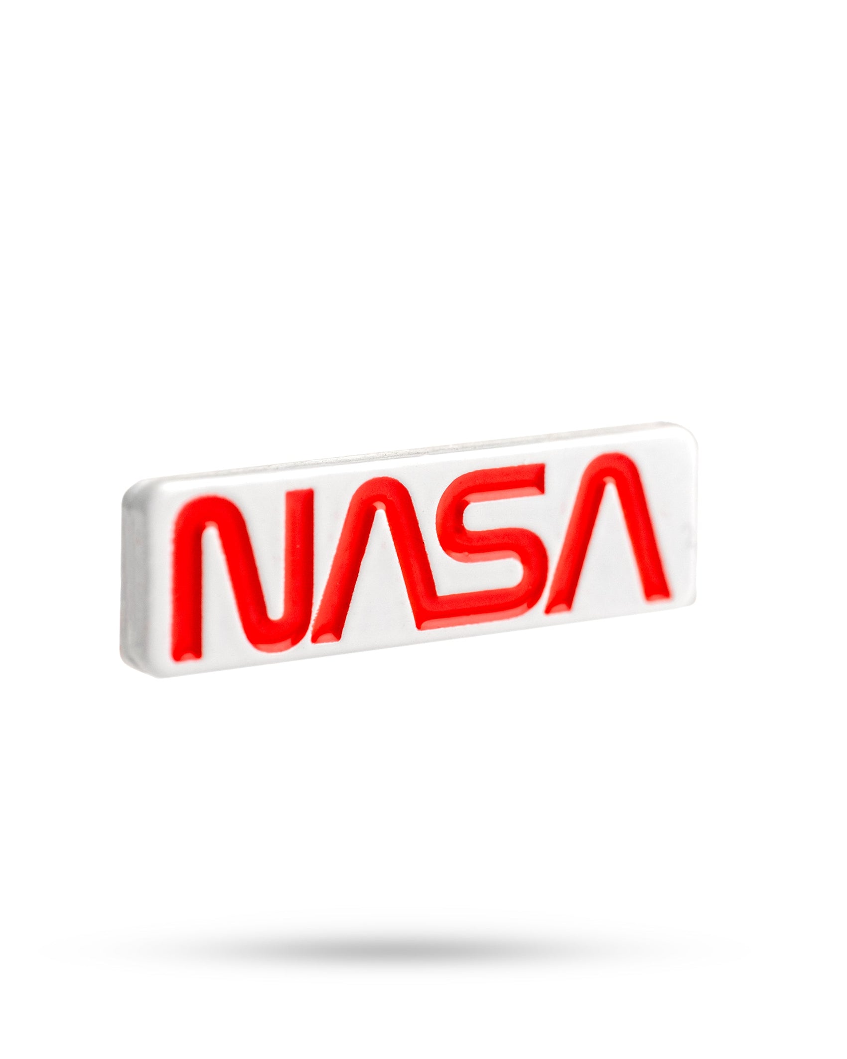 The Pins and Aces NASA "Worm" Ball Marker features NASA’s bold red worm logo on glossy white enamel, making a stylish and distinctive golf accessory.
