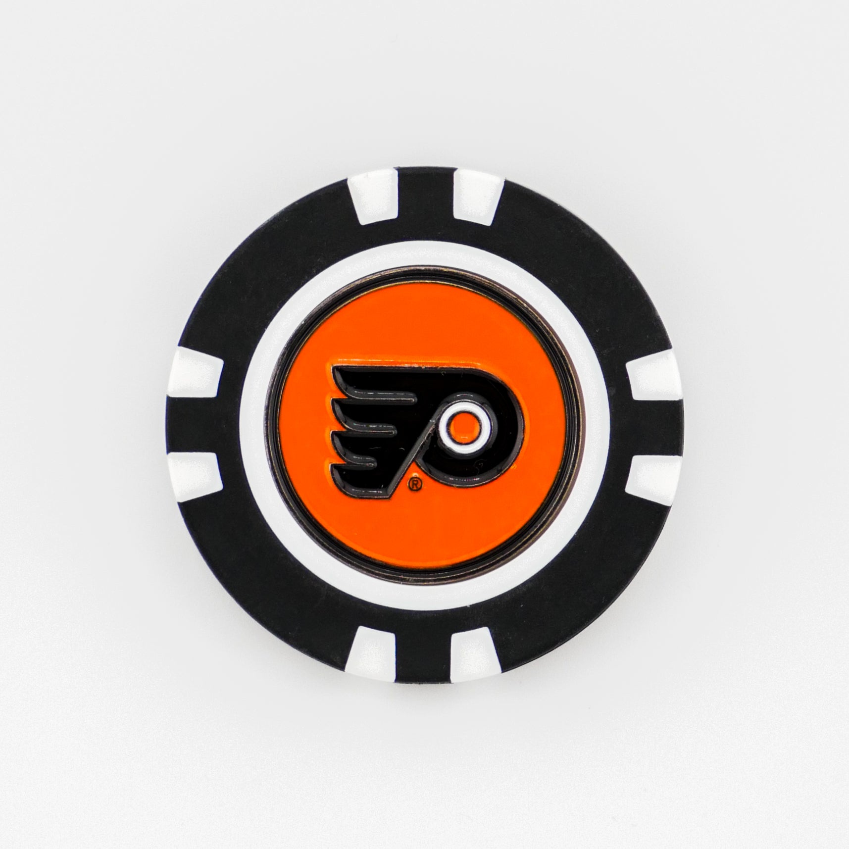 Show your NHL pride on the course with this Philadelphia Flyers poker chip-style ball marker by Logie Joes, featuring a black and white design with an orange center and the teams stylized “P” logo.